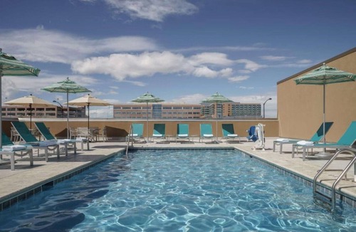 Jewell Heights - Hoffman Heights House | Enjoy a Comfortable Stay at our Aurora, Colorado Room !