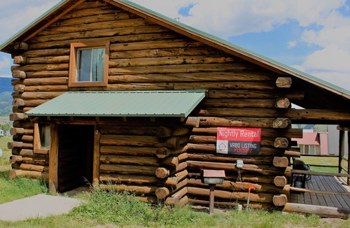 Eagle Nest Cabin | Enjoy a Get-A-Way @ this cozy log cabin on Eagle Nest Lake, in Eagle Nest NM!