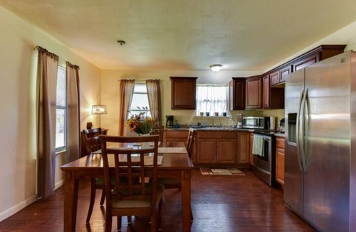 Wyldwood Cottage | Enjoy Austin and bring your pets! Relax and unwind after the Austin good times