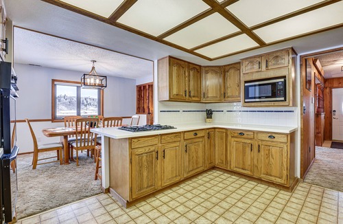 Grand Lake House | Enjoy Deck + Mtn Views: Grand Lake Retreat!