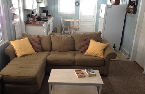 Holland House | Enjoy the Fun of a Lakefront GetAway, While Only Minutes from Local Attractions!