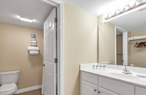 Kelleys Island House | Enjoy the Scenic views of Kelleys Island Glacier Suite 115