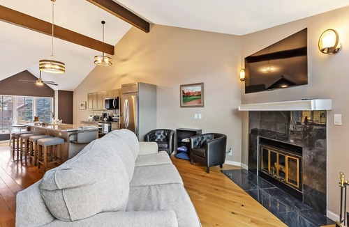 Edwards House | Enjoy this recently remodeled, pet friendly townhouse in Edwards, CO