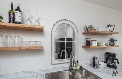 Fairbanks House | Entire 2BR 1Bath Apt “The Downtown Deneege”