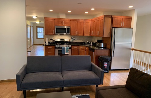 Allston Apartment | ENTIRE RENTAL UNIT SPACIOUS TWO BED WITH PARKING