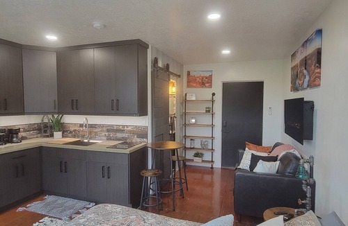 Glendale Apartment | Envase Casa Casita Unit A Near Bryce & Zion