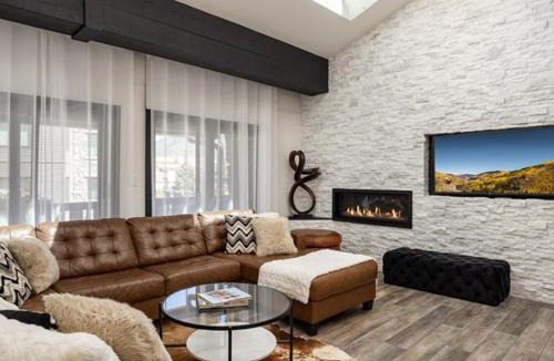 Vail Hotel | Enzian - CoralTree Residence Collection