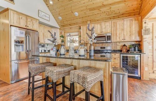 Spring Valley House | Escape the Summer Heat Lakeside at Trout N'About