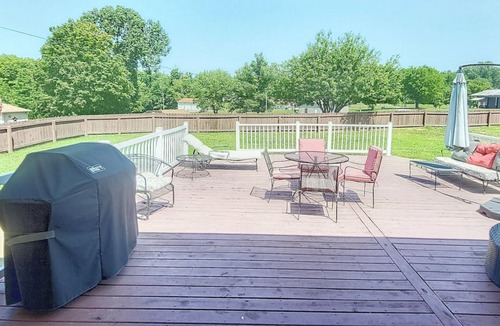 Cadiz House | Exceptional Home! Near Lake Barkley, King bed, fenced yard, extra living spaces.