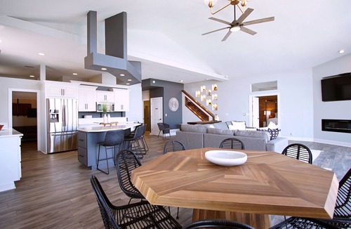 Sunrise Beach House | Executive Getaway close to all the action with Private 2 slip dock