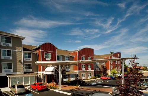 Holly Hotel | Executive Residency by Best Western Navigator Inn & Suites
