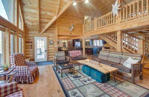 New Providence House | Expansive Group Getaway 11 Mi to Lancaster!