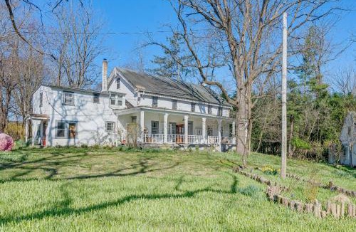 Norristown House | Experience a 17th-Century Spring Manor