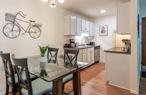 Glenwood Grove - North Iris Apartment | Experience Boulder: 1BR With all the Local Charm