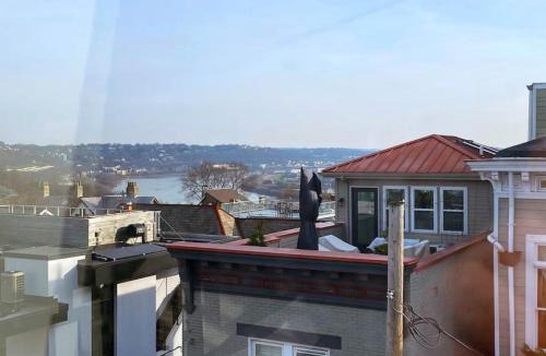 Mount Adams House | Explore Downtown and Mount Adams with River Views