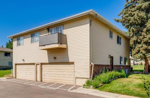 Bear Creek House | Explore Red Rocks and Green Mtn Townhome with Pool!