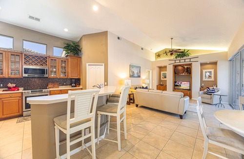 Central Naples House | Exquisite 4 bedroom pool & spa home overlooking a breathtaking lakeview