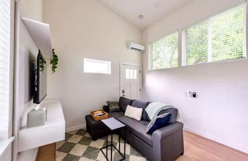 Windsor Park Apartment | Extended Stay Retreat - Cozy yet Spacious Tiny Gem