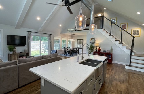 Union Pier House | Fall 2 nt min Close to town Large Yard Fire Pit Gas Grill Beach 2.5 blocks