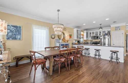 Morgantown House | Fall Dates Discounted! In Morgantown - Pools/Tennis