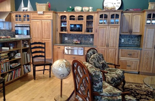Braintree House | FAMILY FRIENDLY 4 Season Home for Large Groups, With Hot Tub. Sleeps up to 27.