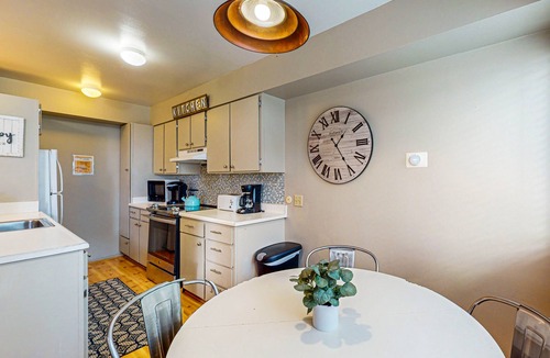 Kings Beach Condo | 🏔️ Family-Friendly Condo with Pool, Tennis, Deck & Walk to Beach Access 🏖️