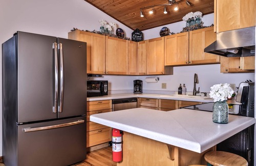 Minocqua Cabin | 🌟Family Getaway🔥FirePit🔥Game room🌟Lake Front💧Private Location🌟Close to town🏖️