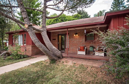 Glenwood Springs House | Family Home w/Grill & Large Yard, Near Downtown Glenwood Springs! Dog Friendly!