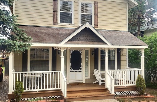 Cloudcroft House | Farmhouse Victorian Perfect Cloudcroft Location!