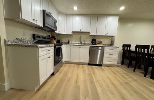 Midvale House | Fast WiFi | Foosball | Close to Conference Centers.