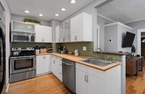 Shelby Hills House | Feb. Discount! East Nash Cottage w/Hot Tub