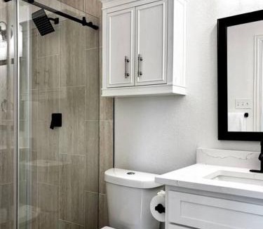 The Colony House | Feel at Home! New Renovated House By Grandscapes