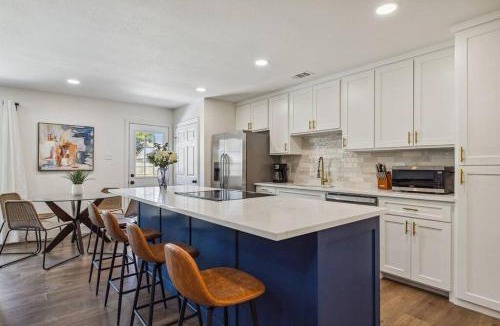 The Colony House | Feel at Home! New Renovated House By Grandscapes