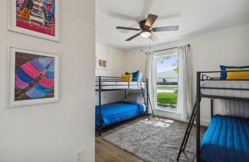 The Colony House | Feel at Home! New Renovated House By Grandscapes