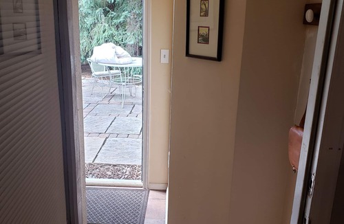 Old Town West Apartment | Finely Crafted Studio Apartment In The Heart Of Old Town