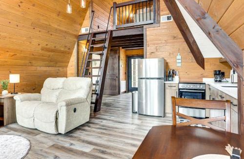 Idlewild House | Fire Pit, Grill and On-Site Pond Kenton Cabin