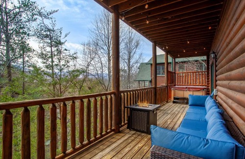 Gatlinburg House | Firefly Falls MTN View Hot Tub Game Room