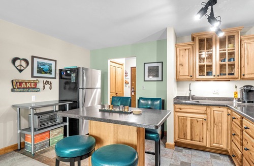 Elkhart Lake Villa | First Floor Pet Friendly Queen Suite with Single Pull-out