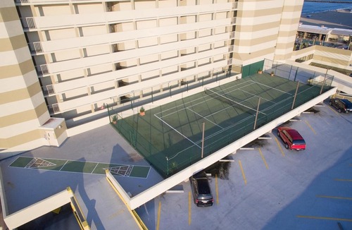 Northeast Virginia Beach Apartment | FLASH SALE! Stylish Suite w/Private Balcony, Jetted Tub, WiFi, Gym & Resort Pools