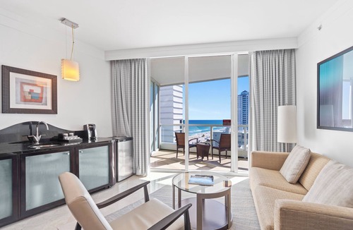Mid Beach Condo | Fontainebleau Sorrento Jr. King with Sofabed. Free Spa Passes and Valet Parking