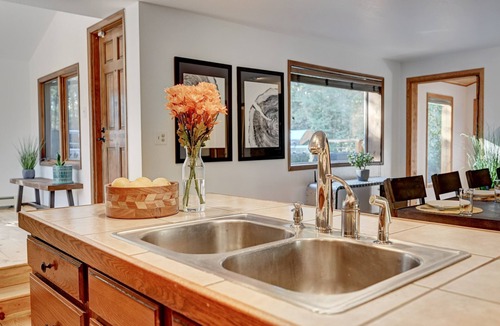 Evergreen House | Forest Retreat, Hot Tub, near Red Rocks.