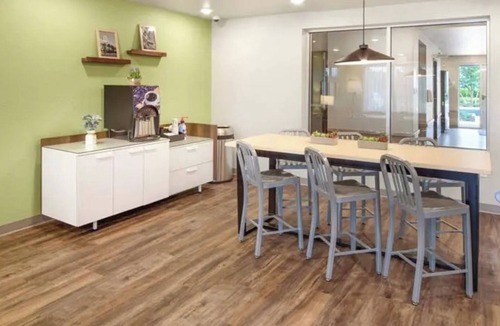 Austin Hotel | Four Ideal Budget Room w/Cooking Space & Quick Drive to Downtown Austin