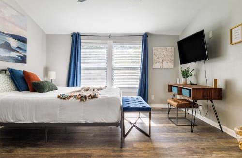 Franklin House | Franklin 4BR Escape, BBQ, Fire Pit, Sleeps 15