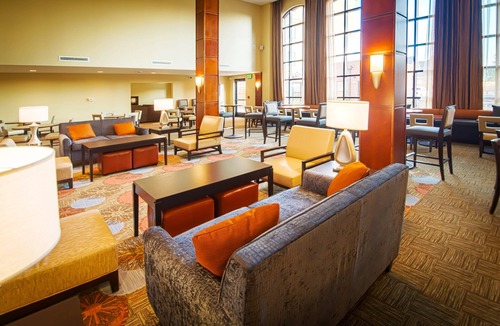 Northfield Apartment | Free Breakfast Buffet Every Morning. Pool & Gym Access.