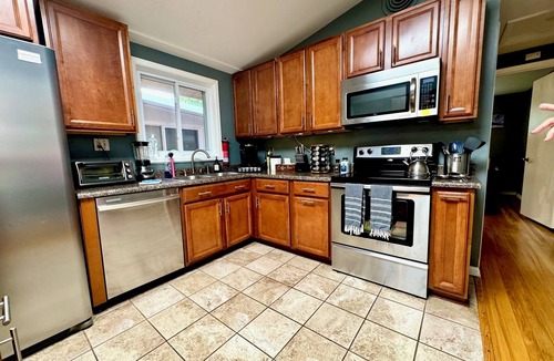 Martin Acres House | Free e-bikes! Near hiking and Uni of Colo!