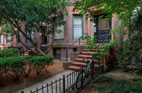 Fenway–Kenmore Apartment | Free Parking at 1 Bed Basement Apt, Near BU & MIT