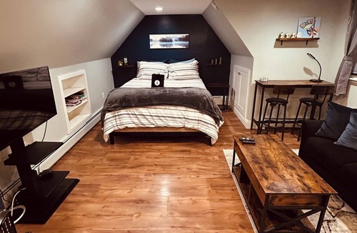 Enfield Apartment | Frog Suite Apartment