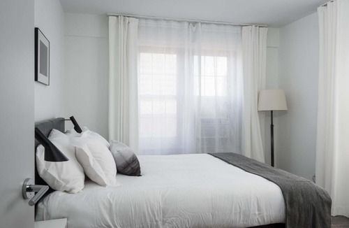 Central West End Apartment | FRONTDESK 2 BR Apt near Grand Center District