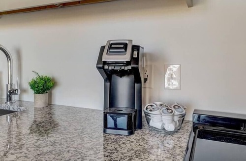 Avondale Apartment | Frontdesk | Charming Studio near Sloss Furnaces