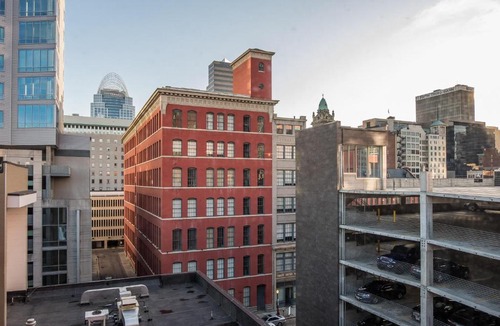 Central Business District Apartment | FRONTDESK East 8 Loft Apts Downtown Cincinnati